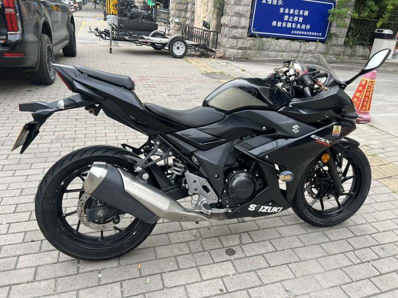 二手豪爵铃木GSX250R