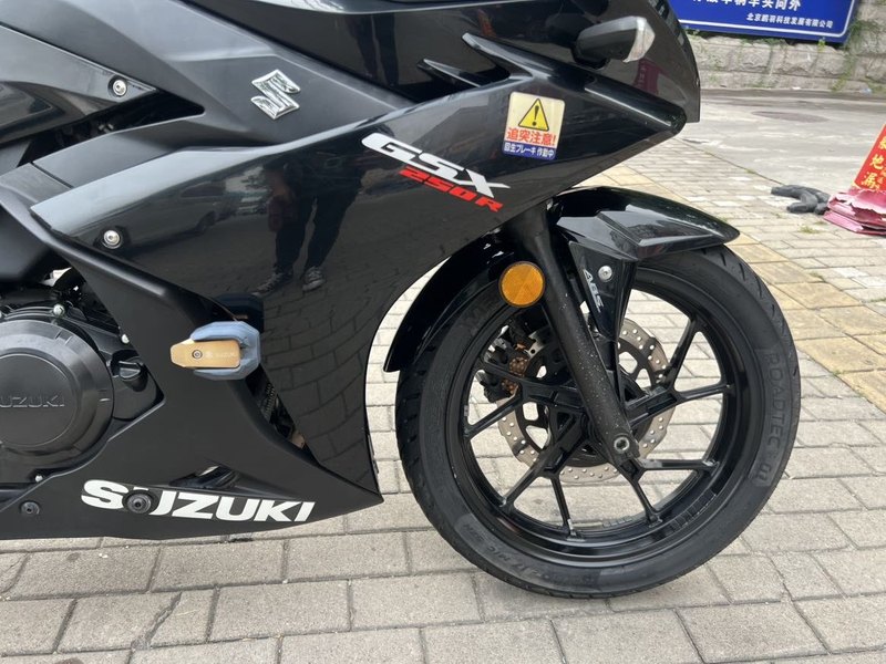 二手豪爵铃木GSX250R