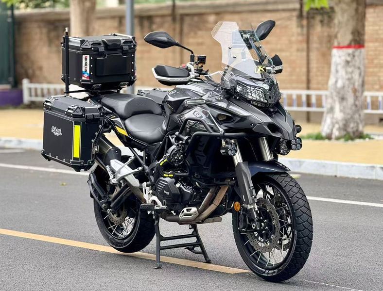 二手贝纳利金鹏 TRK502
