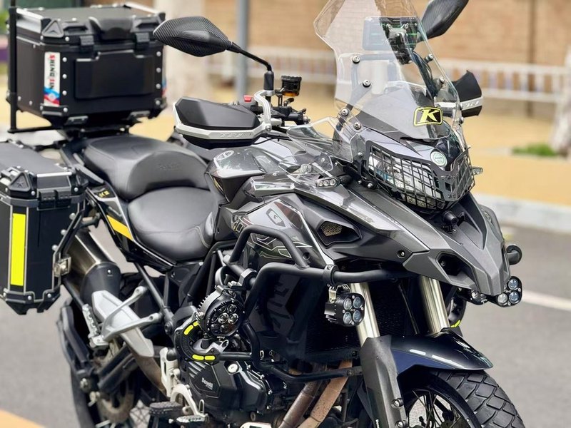 二手贝纳利金鹏 TRK502