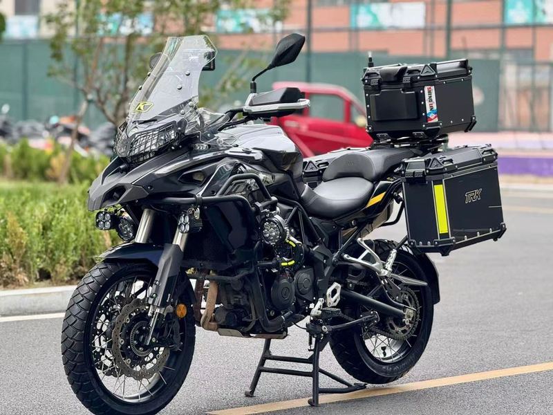 二手贝纳利金鹏 TRK502