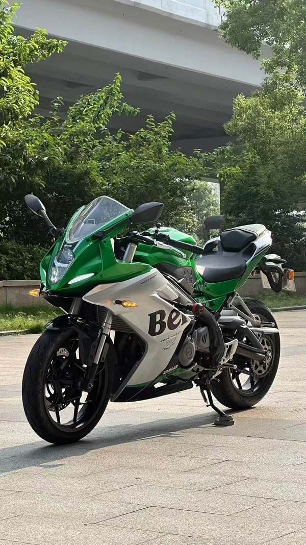 二手贝纳利龙卷风 Tornado 252R