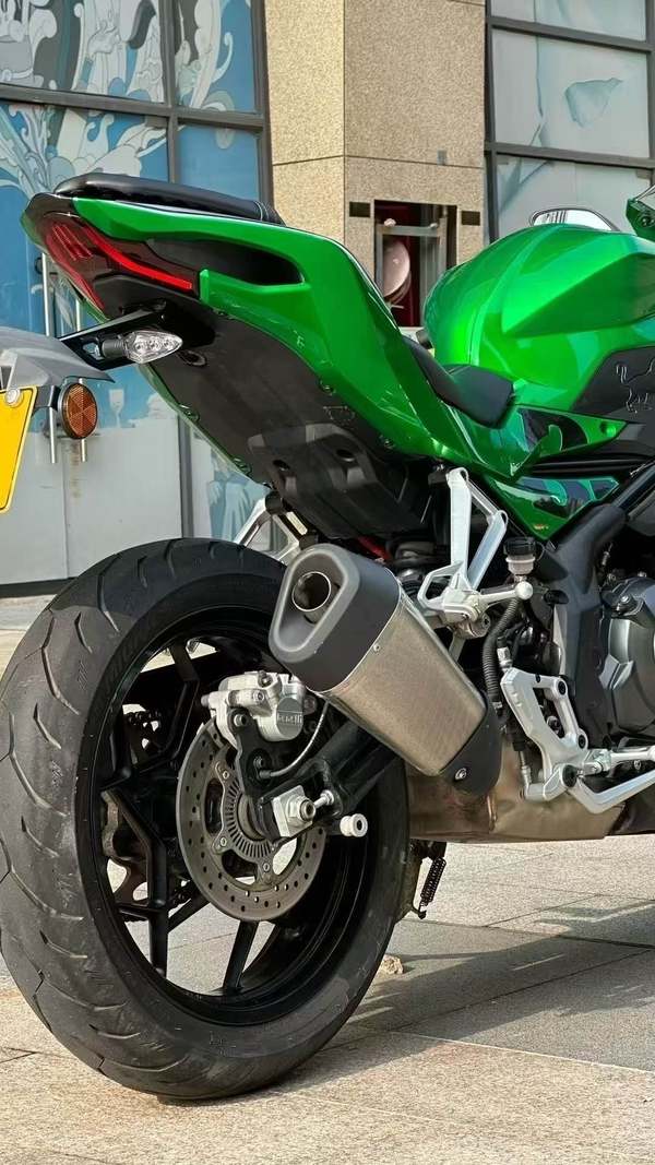 二手贝纳利龙卷风 Tornado 252R
