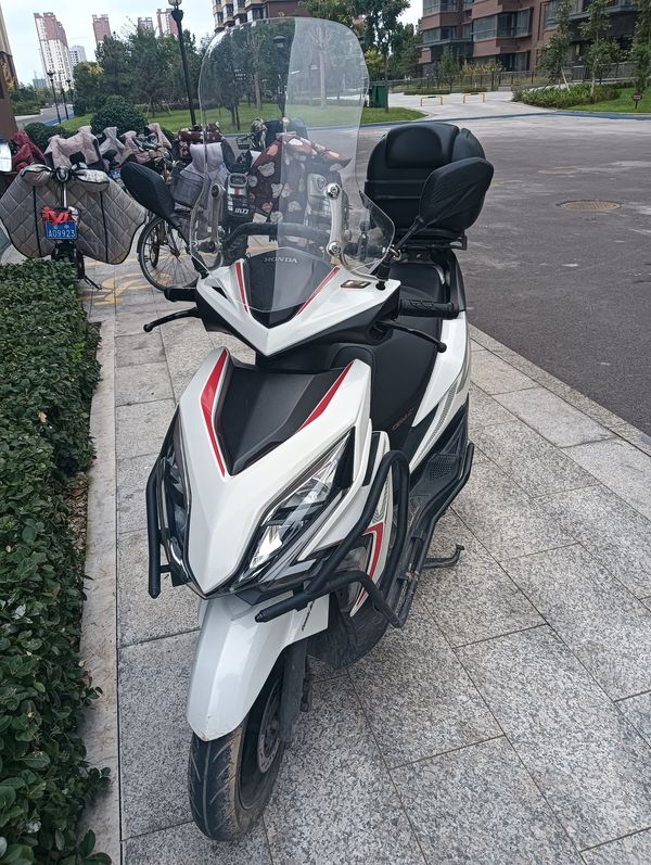 二手新大洲本田裂行 RX125Fi