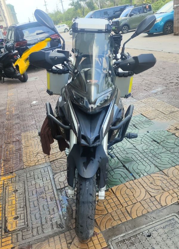 二手贝纳利金鹏 TRK251