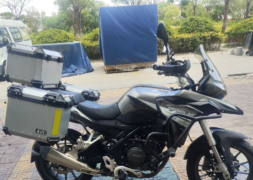 二手贝纳利金鹏 TRK251