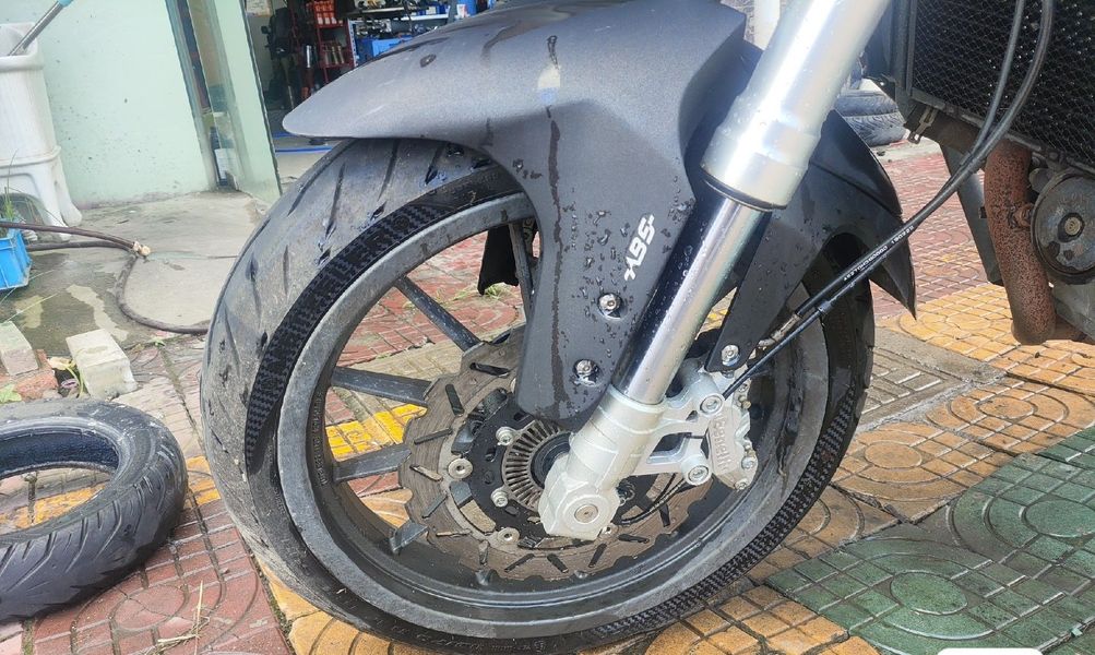 二手贝纳利金鹏 TRK251