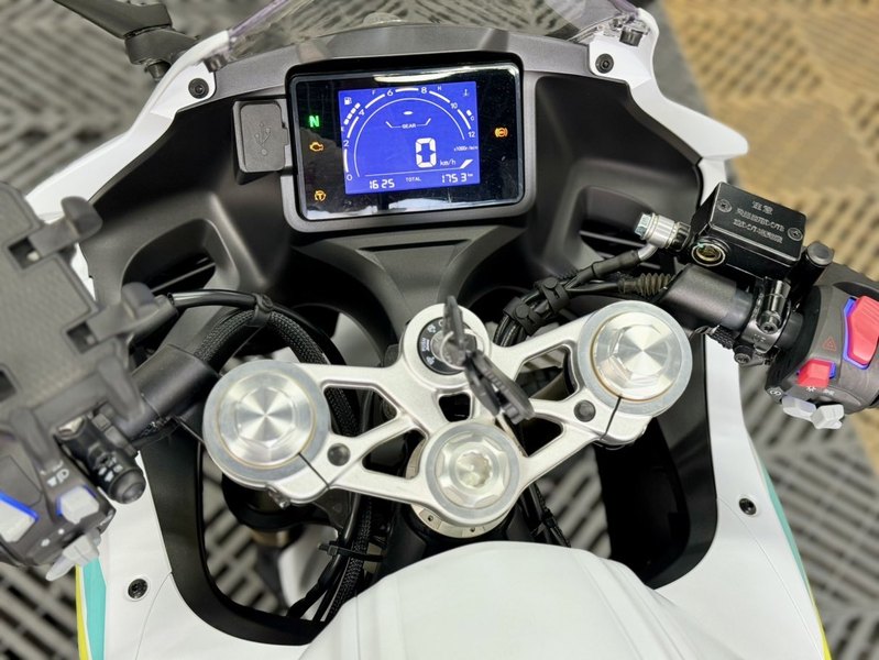 二手QJMOTOR赛250
