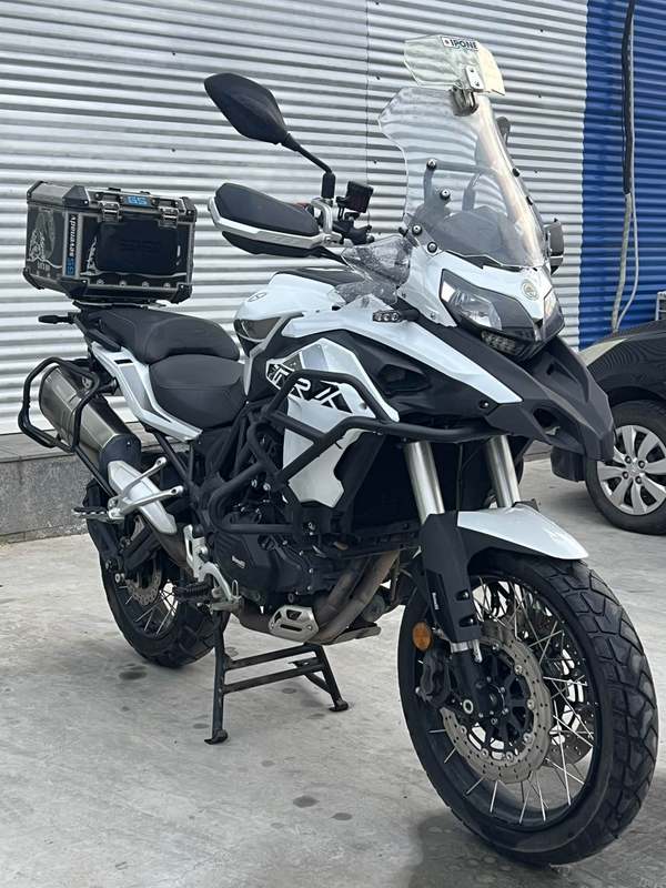 二手贝纳利金鹏 TRK502