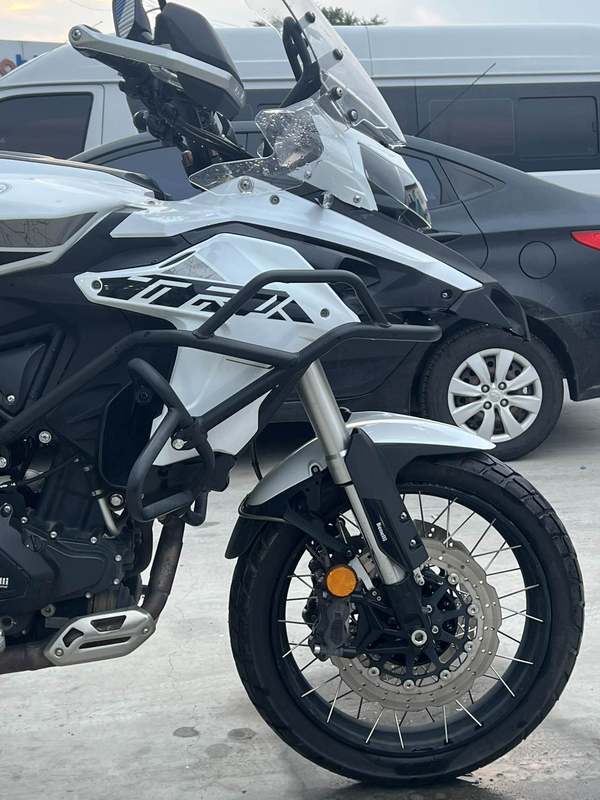 二手贝纳利金鹏 TRK502