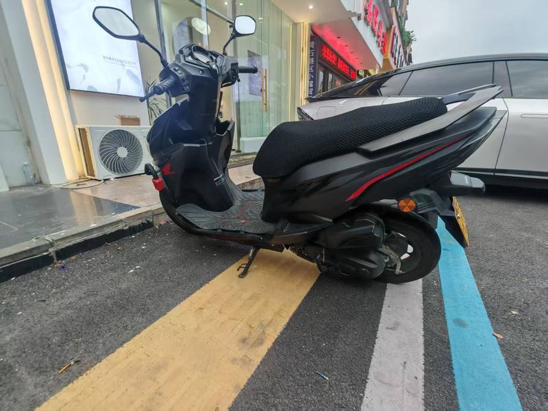 二手新大洲本田裂行 RX125Fi