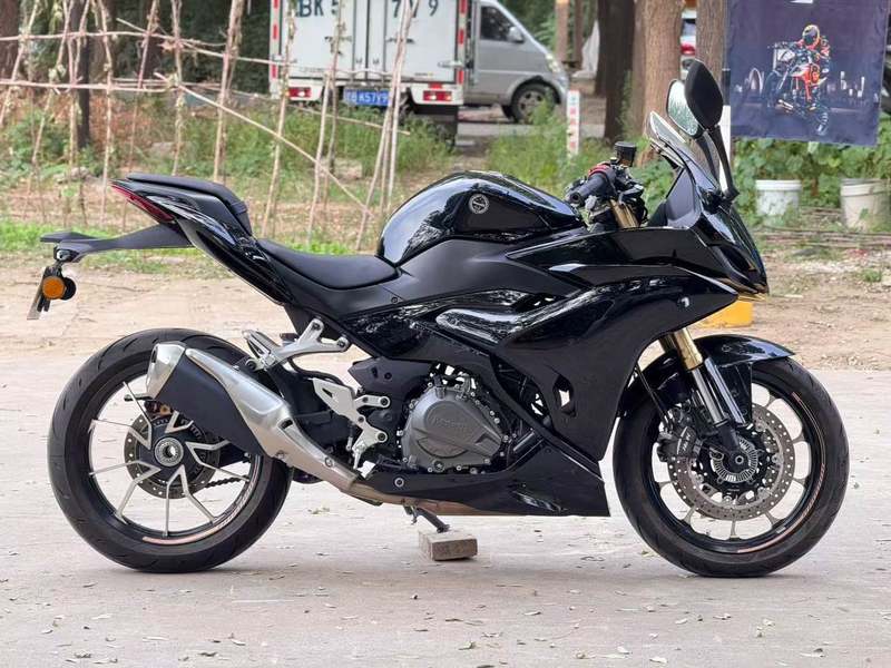 二手贝纳利龙卷风 Tornado 402R