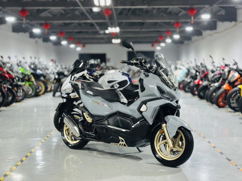 二手三阳哈士奇 Husky ADV150