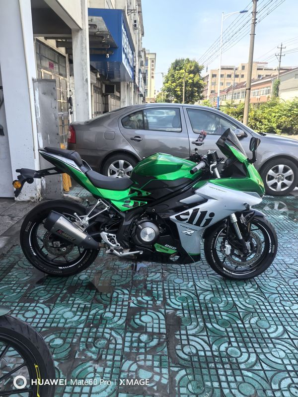 二手贝纳利龙卷风 Tornado 252R