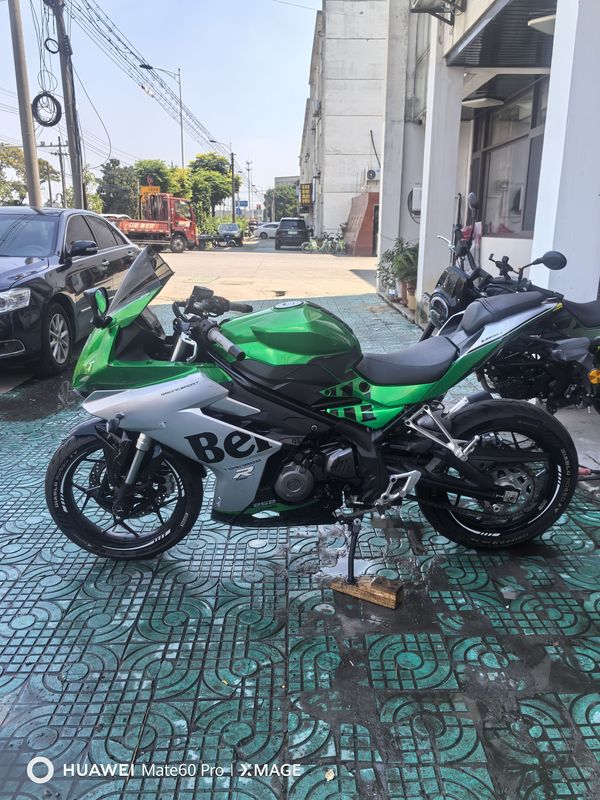 二手贝纳利龙卷风 Tornado 252R