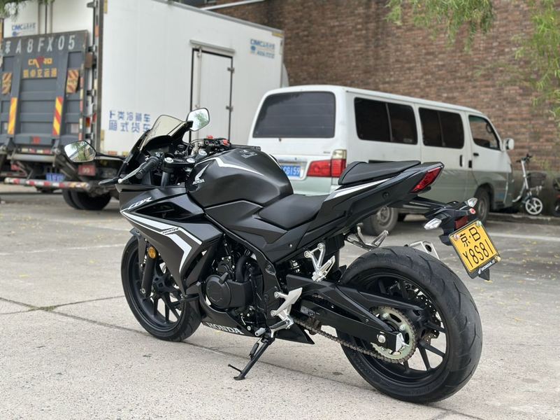 二手本田CBR400R