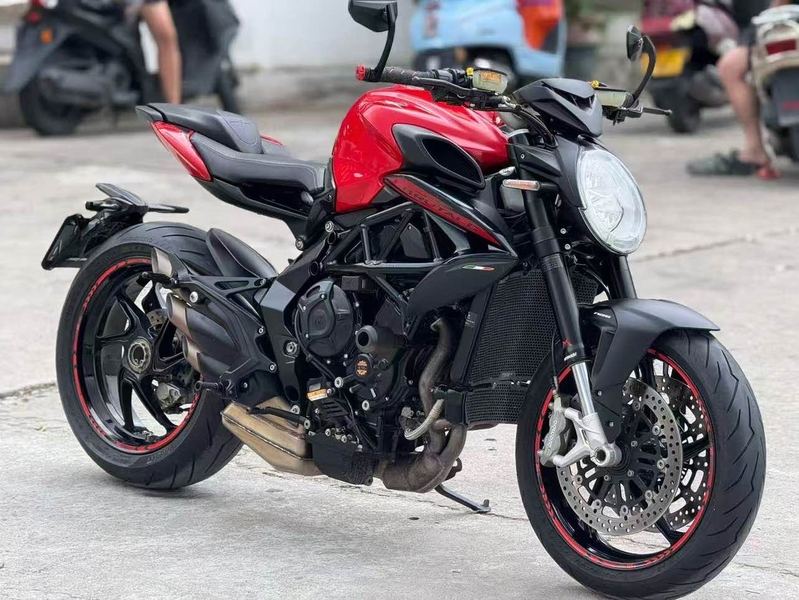 二手奥古斯塔Brutale 800