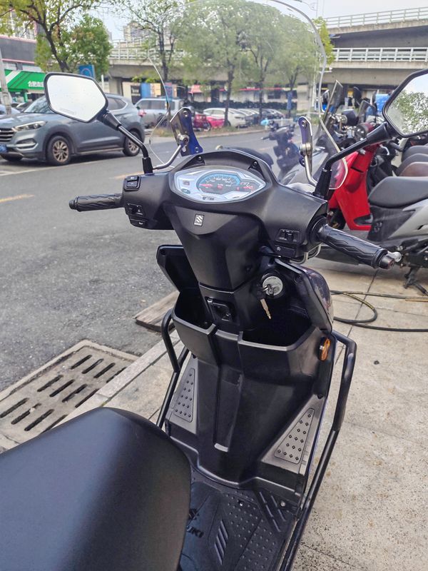 二手济南铃木优驿 UE125T