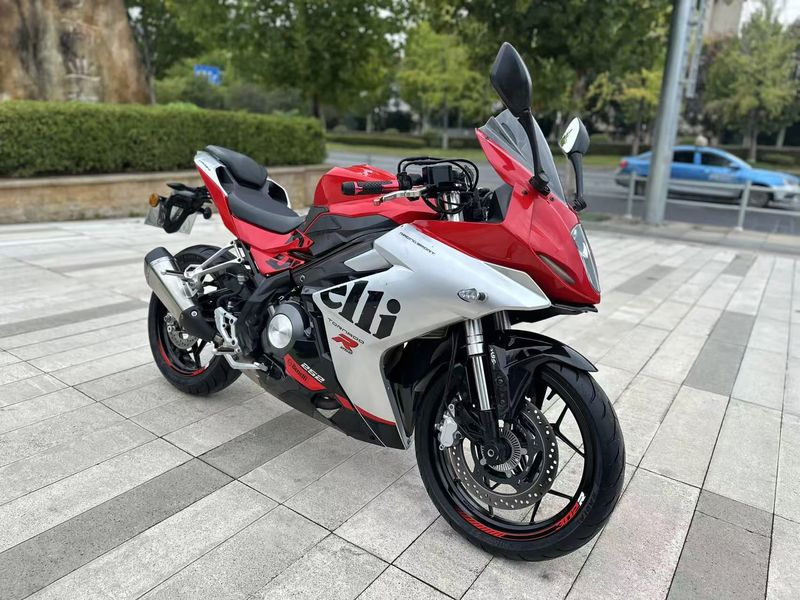 二手贝纳利龙卷风 Tornado 252R
