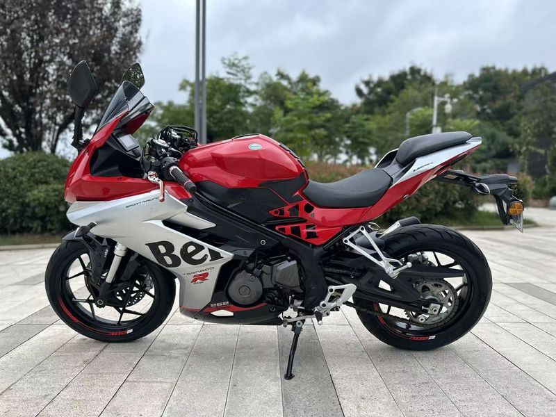 二手贝纳利龙卷风 Tornado 252R