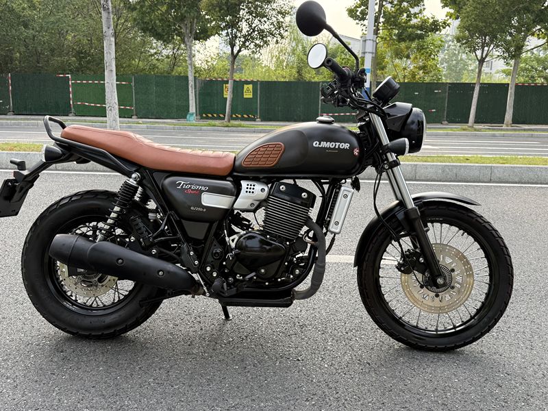 二手QJMOTOR逸250