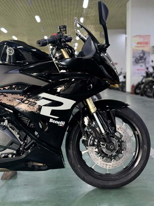 二手贝纳利龙卷风 Tornado 402R
