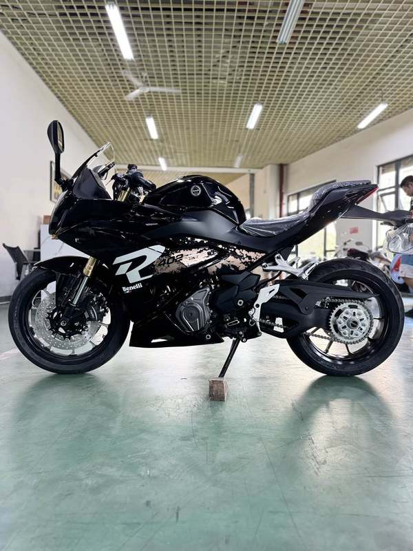 二手贝纳利龙卷风 Tornado 402R