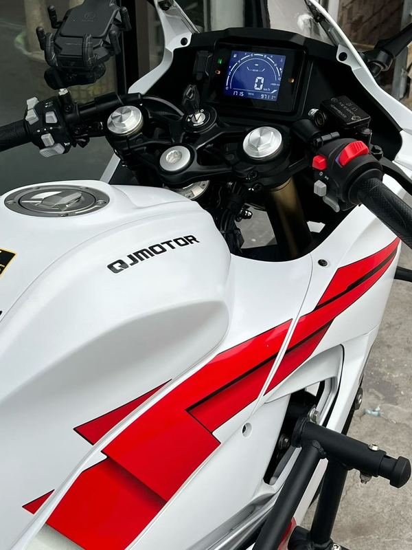 二手QJMOTOR赛250