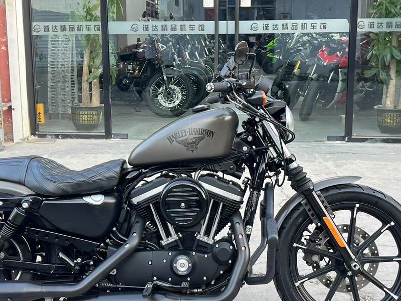 二手哈雷戴维森Iron883 硬汉