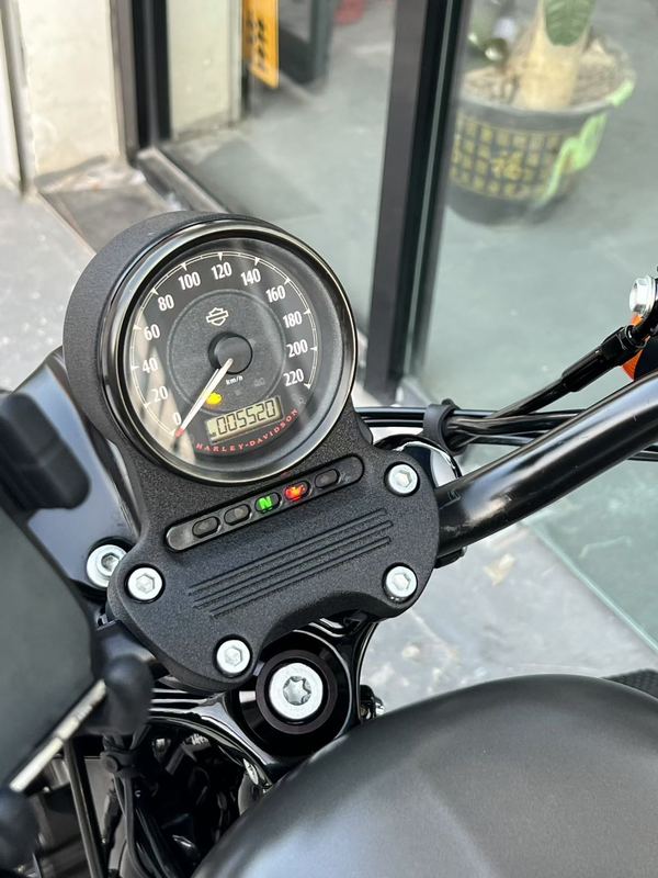 二手哈雷戴维森Iron883 硬汉