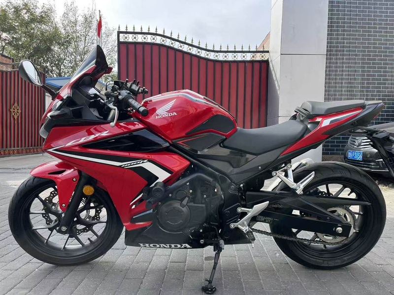 二手本田CBR400R