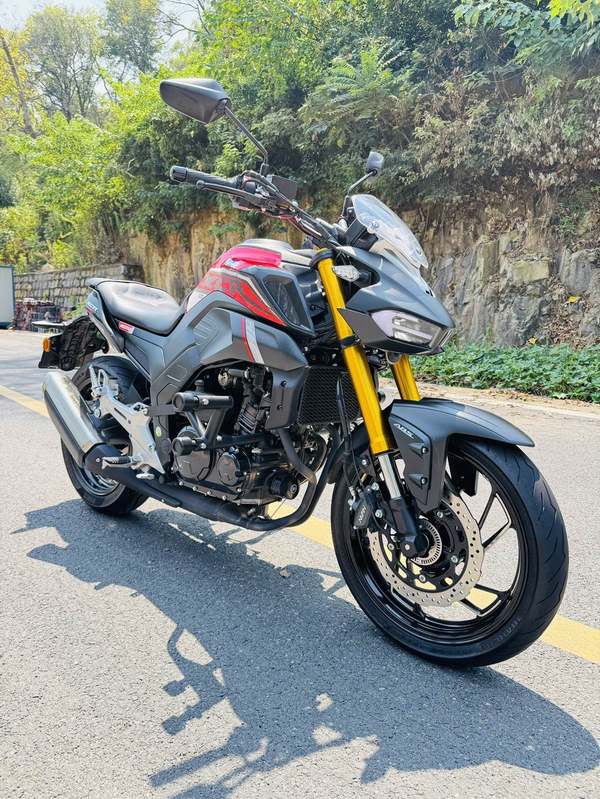 二手豪爵XCR300