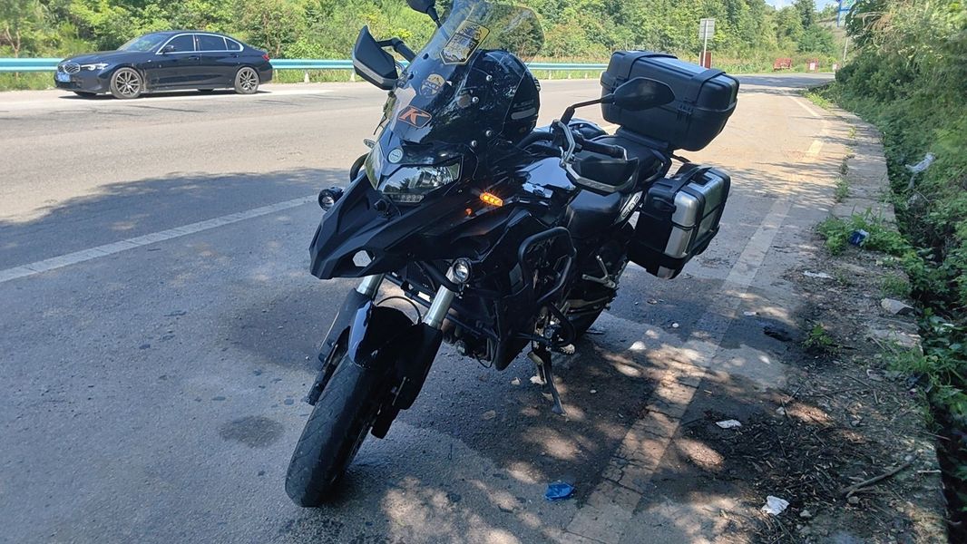 二手贝纳利金鹏 TRK502