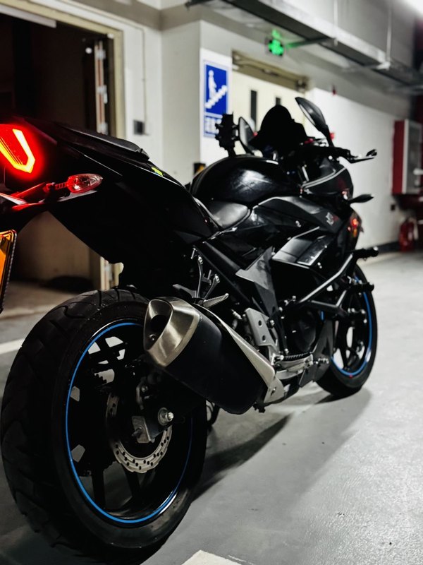 二手豪爵铃木GSX250R