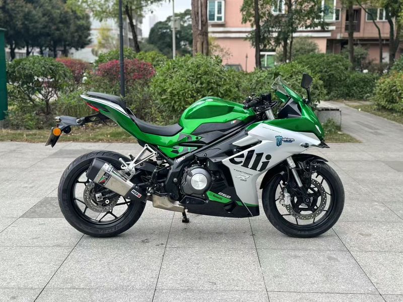 二手贝纳利龙卷风 Tornado 252R