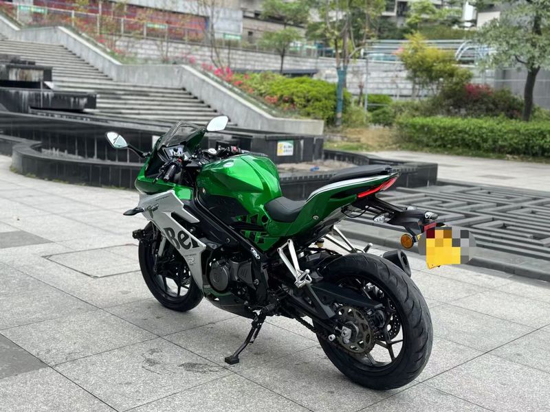 二手贝纳利龙卷风 Tornado 252R