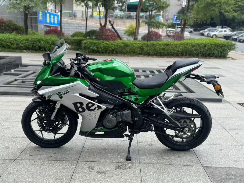 二手贝纳利龙卷风 Tornado 252R
