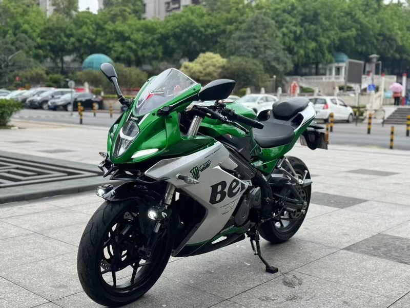 二手贝纳利龙卷风 Tornado 252R