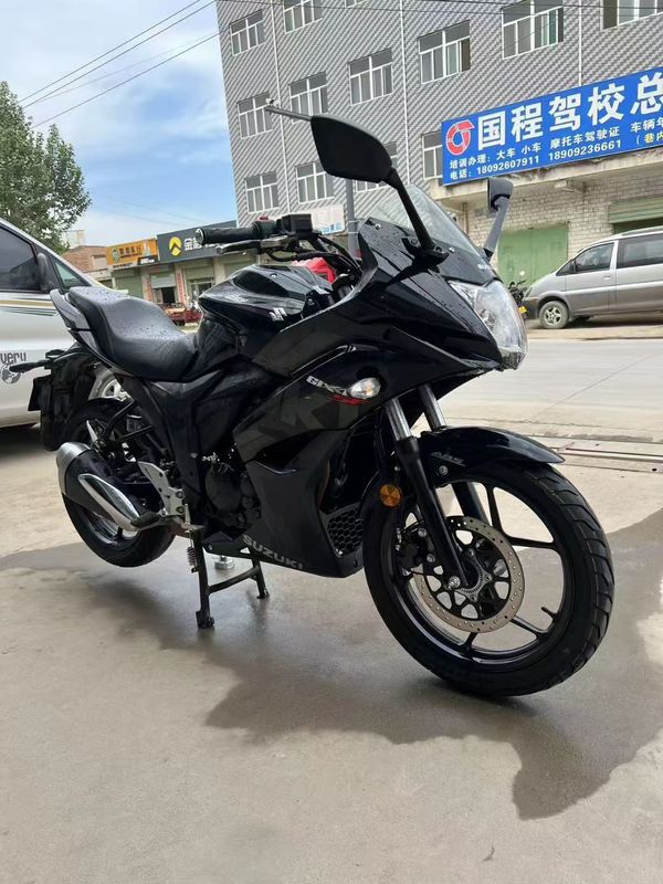 二手济南铃木极客飒 Gixxer 155
