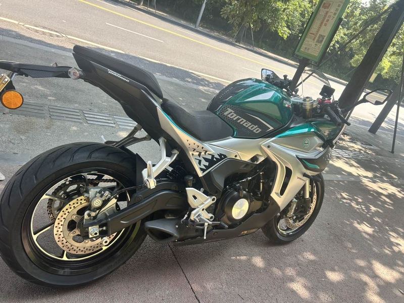 二手贝纳利龙卷风 Tornado 552R