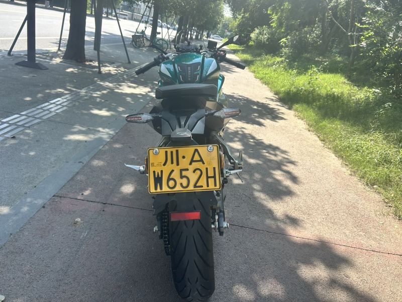 二手贝纳利龙卷风 Tornado 552R