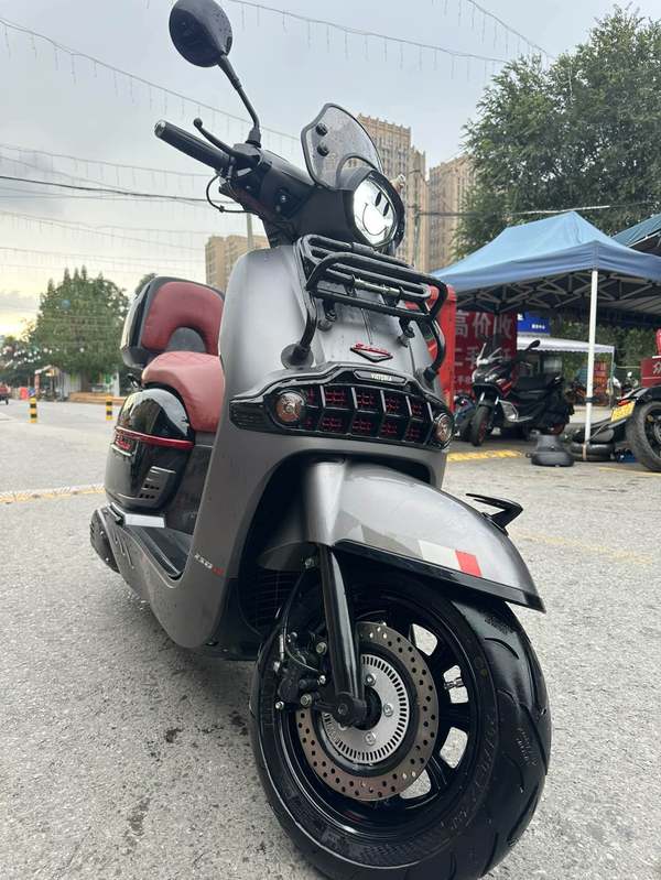 二手维多利亚Sixties 250Si