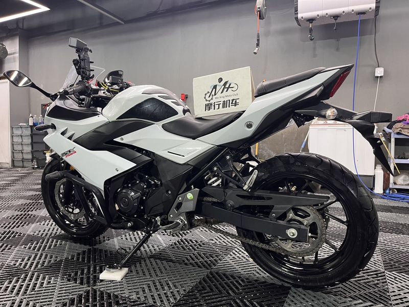 二手豪爵铃木GSX250R