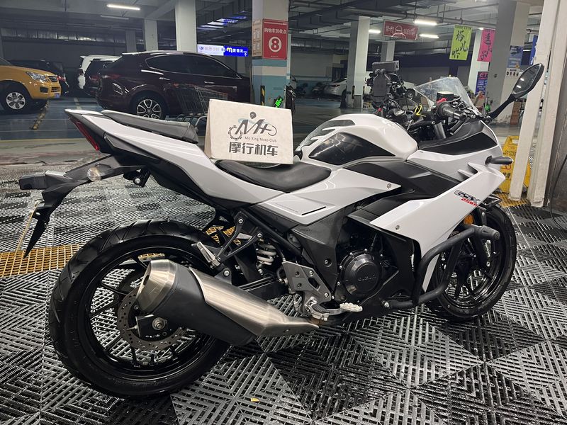 二手豪爵铃木GSX250R