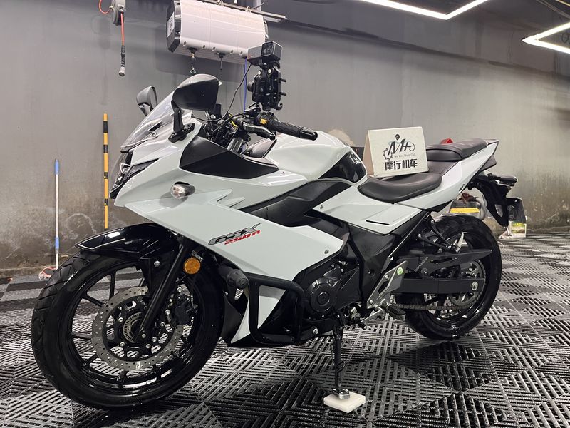 二手豪爵铃木GSX250R