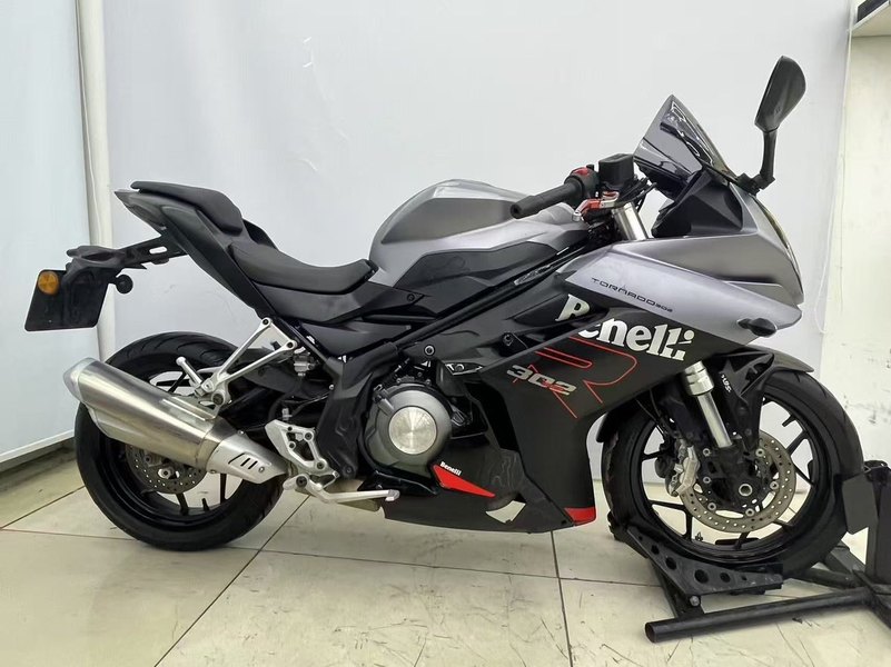 二手贝纳利龙卷风 Tornado 302R