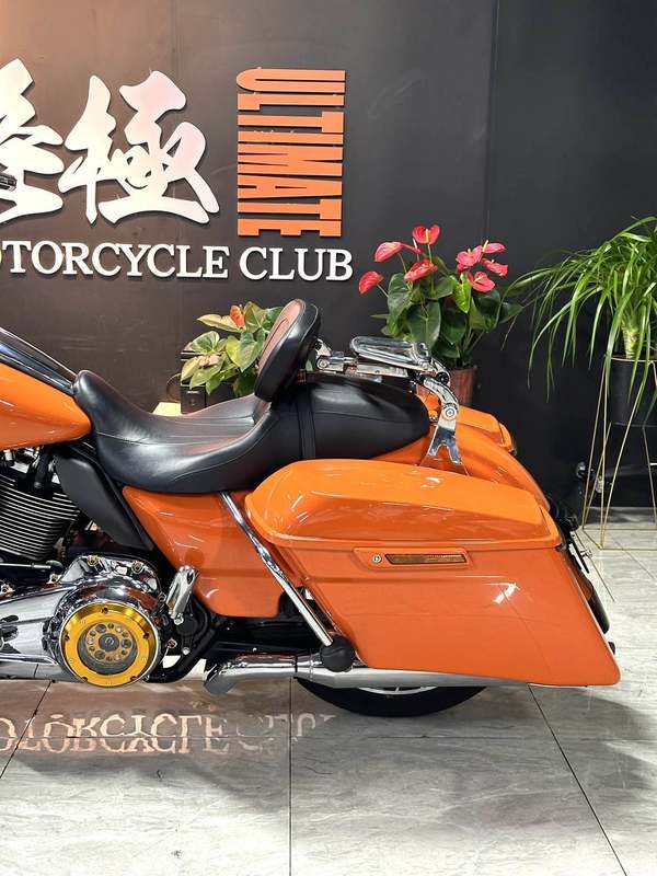 二手哈雷戴维森大道滑翔 Street Glide