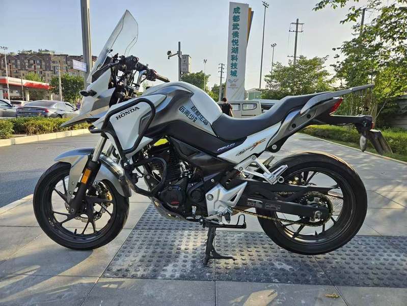 二手五羊本田猛鸷 CB190X
