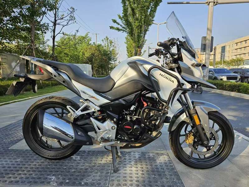 二手五羊本田猛鸷 CB190X