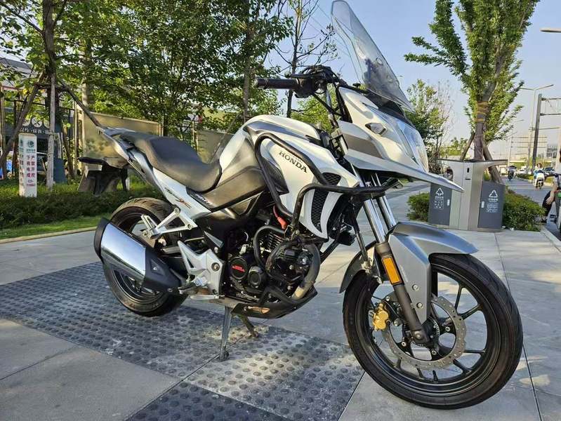 二手五羊本田猛鸷 CB190X